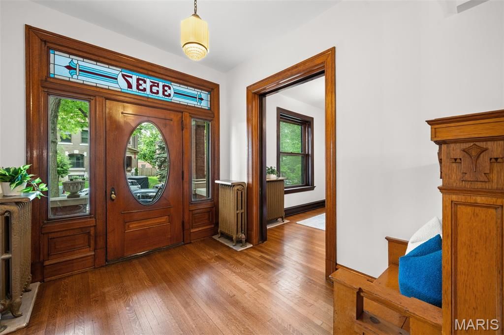 Image 7 of property listing at 3537 Crittenden Street, St Louis, MO 63118