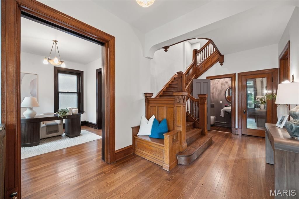 Image 8 of property listing at 3537 Crittenden Street, St Louis, MO 63118