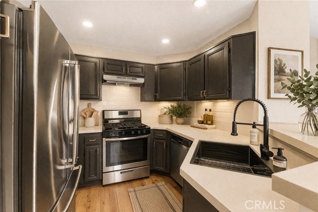 2588 Avenida Del Vista J202, Corona, CA 92882