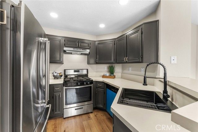 2588 Avenida Del Vista J202, Corona, CA 92882