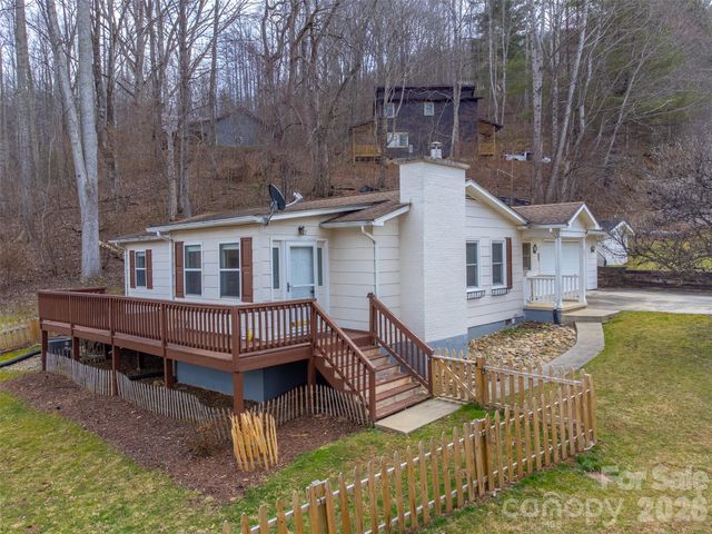 57 Melody Lane, Maggie Valley, NC 28751