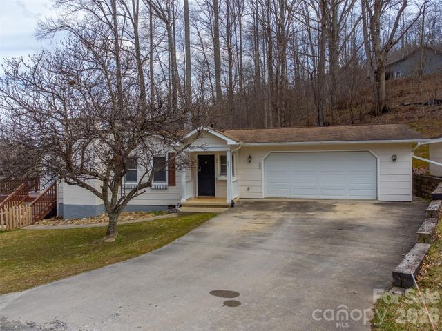 57 Melody Lane, Maggie Valley, NC 28751