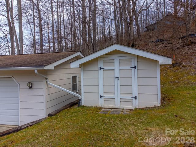 57 Melody Lane, Maggie Valley, NC 28751