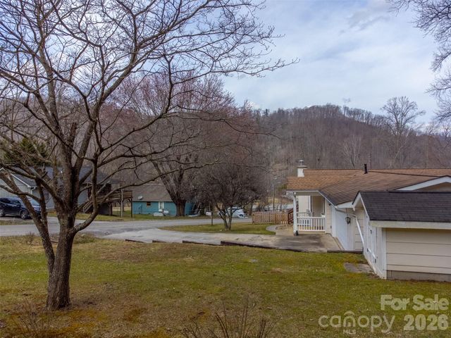 57 Melody Lane, Maggie Valley, NC 28751