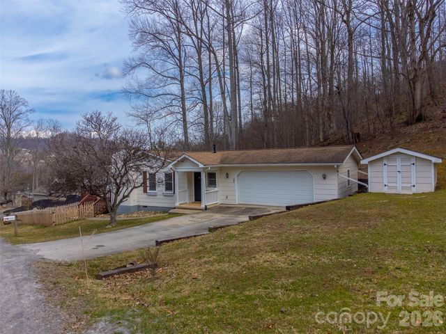 57 Melody Lane, Maggie Valley, NC 28751