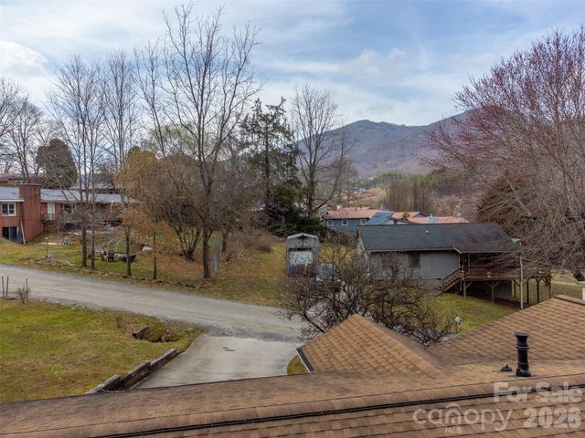 57 Melody Lane, Maggie Valley, NC 28751