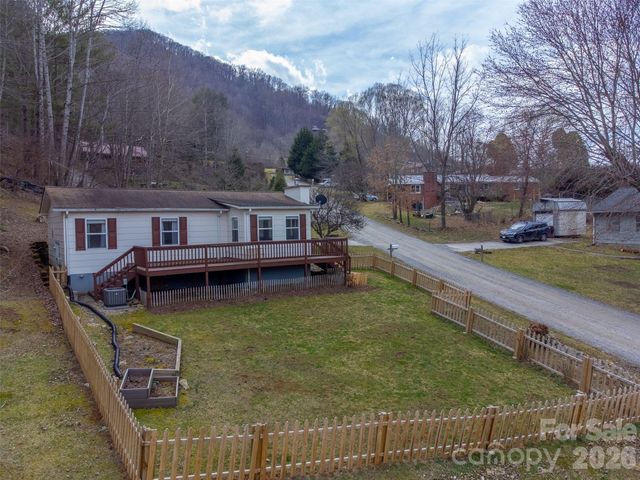 57 Melody Lane, Maggie Valley, NC 28751