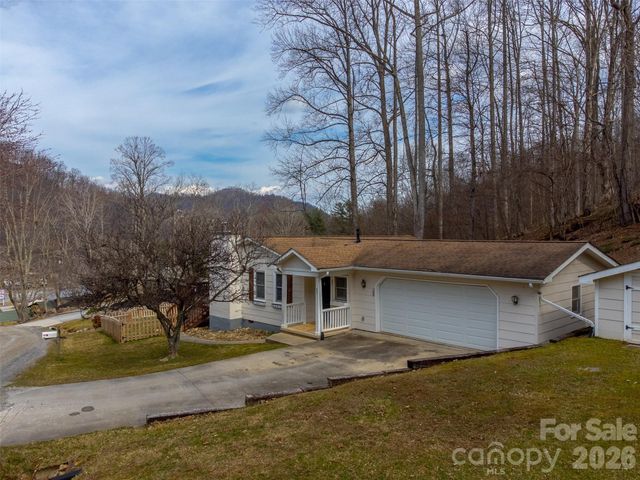 57 Melody Lane, Maggie Valley, NC 28751