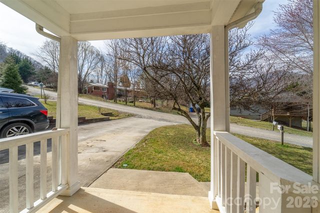 57 Melody Lane, Maggie Valley, NC 28751