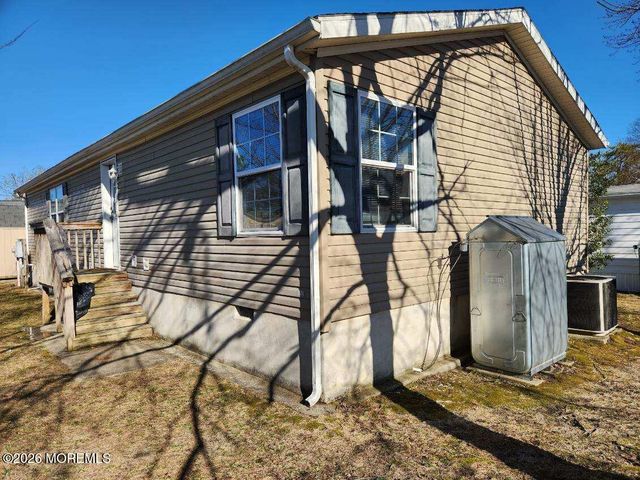 96 Woodchuck Parkway, Whiting, NJ 08759