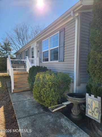 96 Woodchuck Parkway, Whiting, NJ 08759