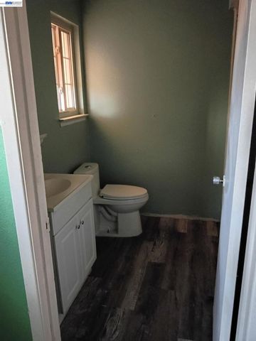 8225 Saratoga Way, Stockton, CA 95209
