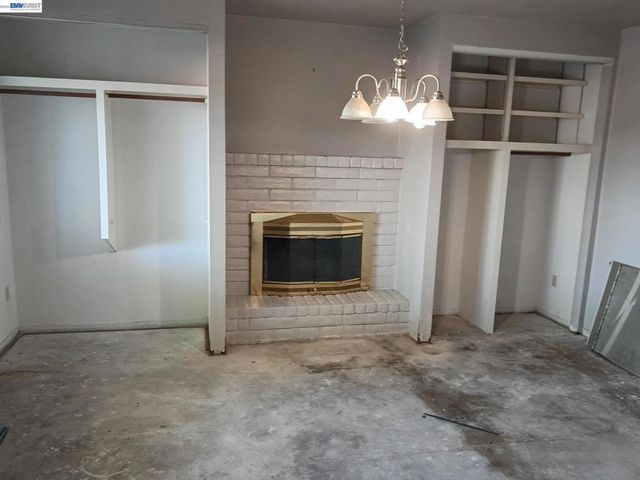 8225 Saratoga Way, Stockton, CA 95209