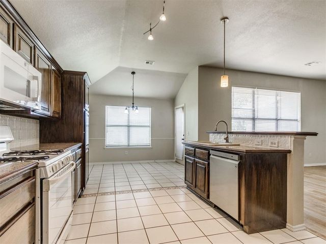 16205 Clear Creek Drive, Edmond, OK 73013
