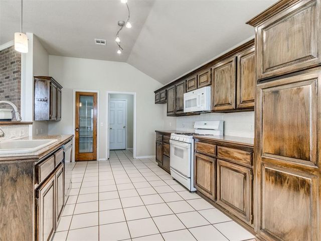 16205 Clear Creek Drive, Edmond, OK 73013