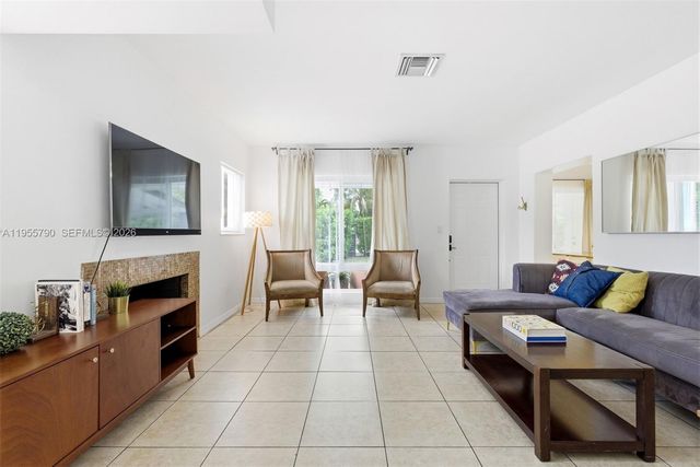 1280 NE 132nd St, North Miami, FL 33161