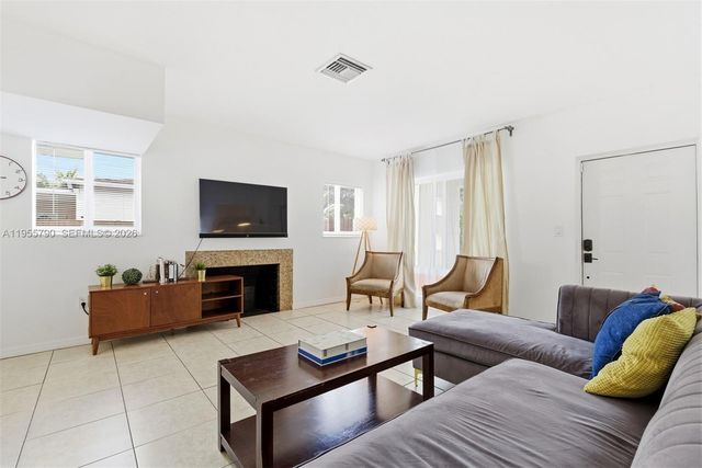 1280 NE 132nd St, North Miami, FL 33161