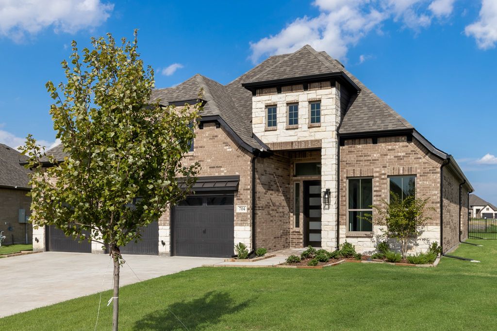 704 Proverbs Court, Heath, TX 75126