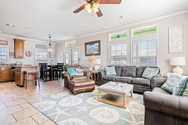 971 Driftwood Drive, Crystal Beach, TX 77650