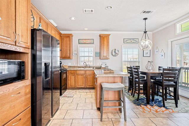 971 Driftwood Drive, Crystal Beach, TX 77650