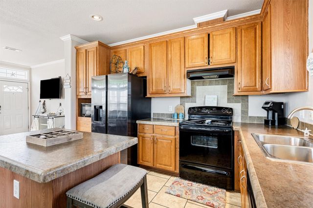 971 Driftwood Drive, Crystal Beach, TX 77650