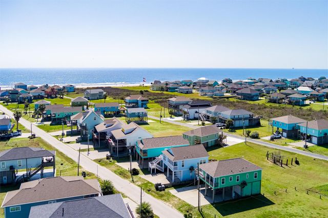 971 Driftwood Drive, Crystal Beach, TX 77650