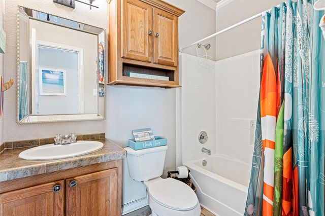 971 Driftwood Drive, Crystal Beach, TX 77650