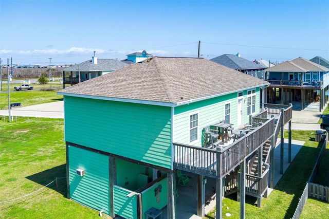 971 Driftwood Drive, Crystal Beach, TX 77650