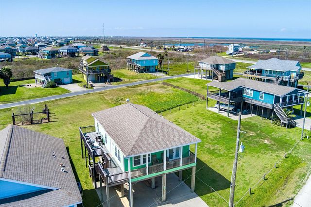 971 Driftwood Drive, Crystal Beach, TX 77650
