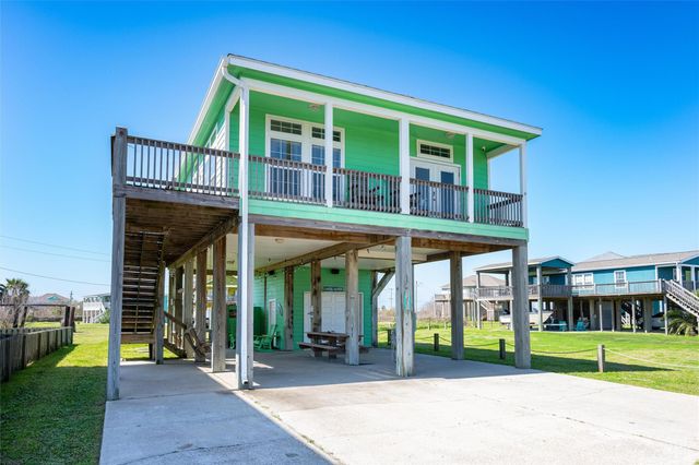 971 Driftwood Drive, Crystal Beach, TX 77650