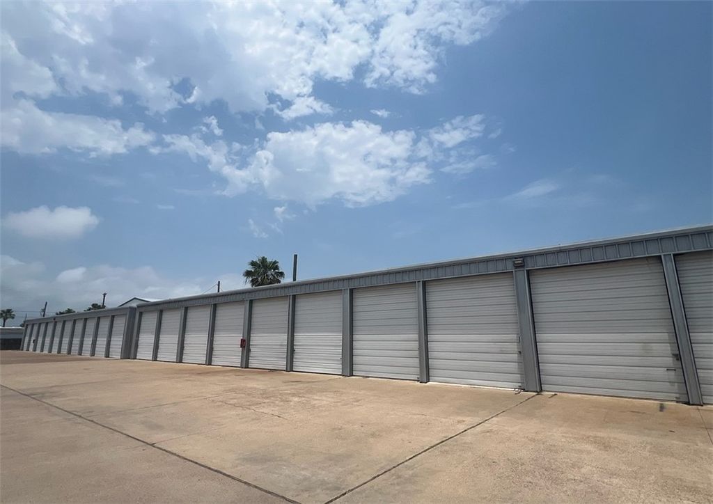 332 6th St, Port Aransas, TX 78373 — exterior