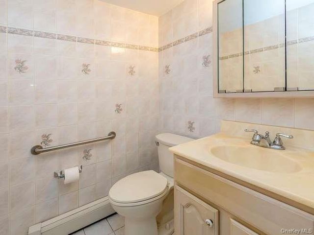 53A Grove Street, Glenwood Landing, NY 11547