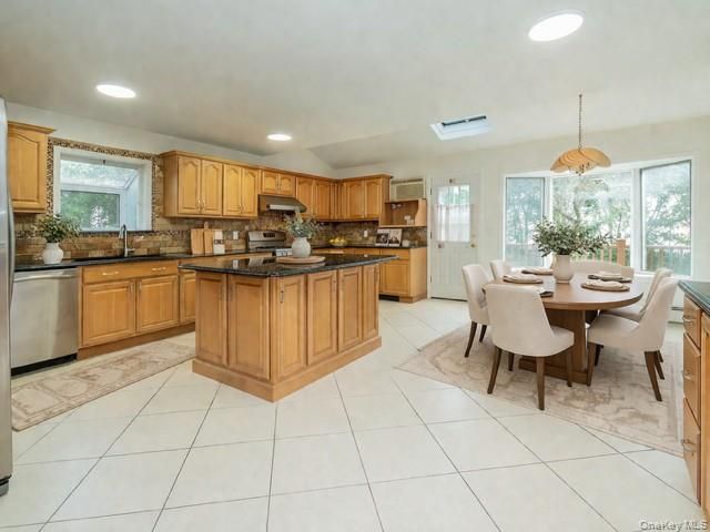 53A Grove Street, Glenwood Landing, NY 11547