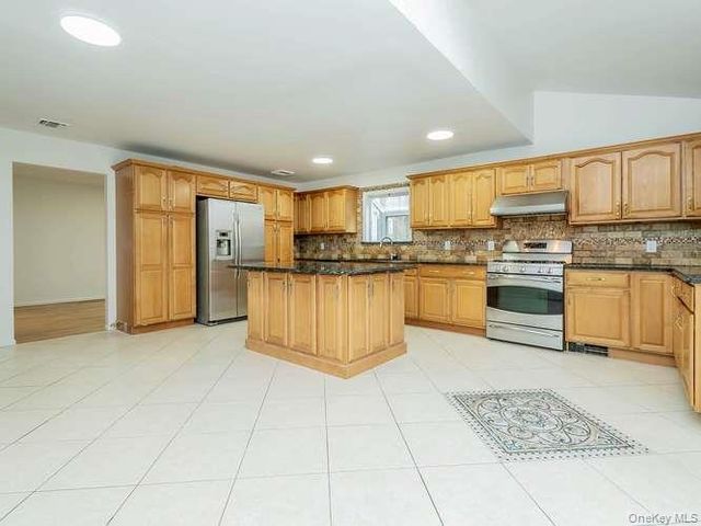 53A Grove Street, Glenwood Landing, NY 11547