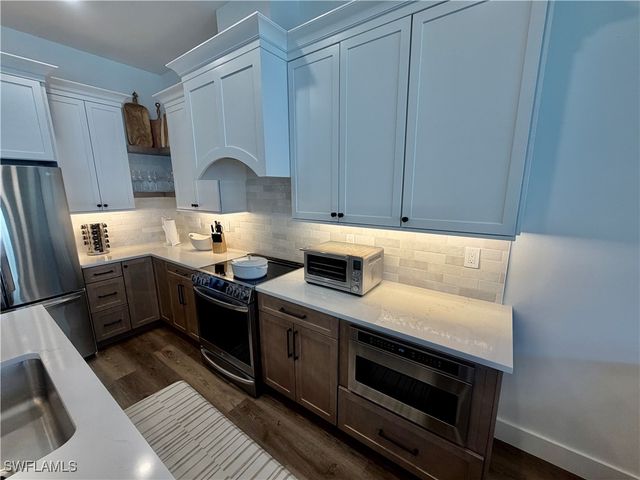 7930 Cordoba PL, Naples, FL 34113