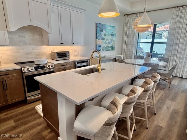 7930 Cordoba PL, Naples, FL 34113