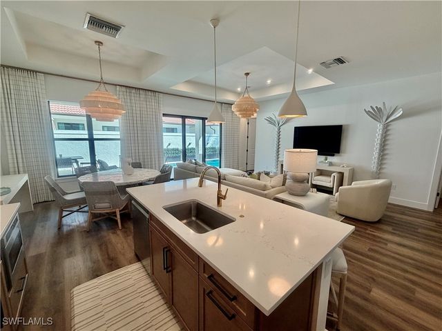 7930 Cordoba PL, Naples, FL 34113