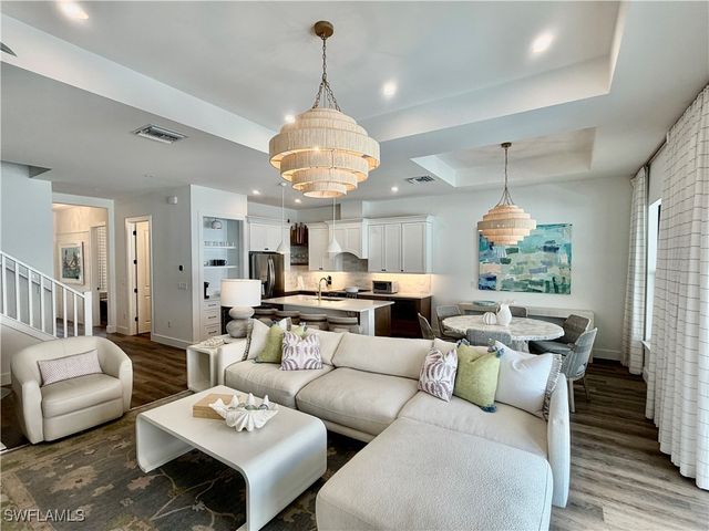 7930 Cordoba PL, Naples, FL 34113