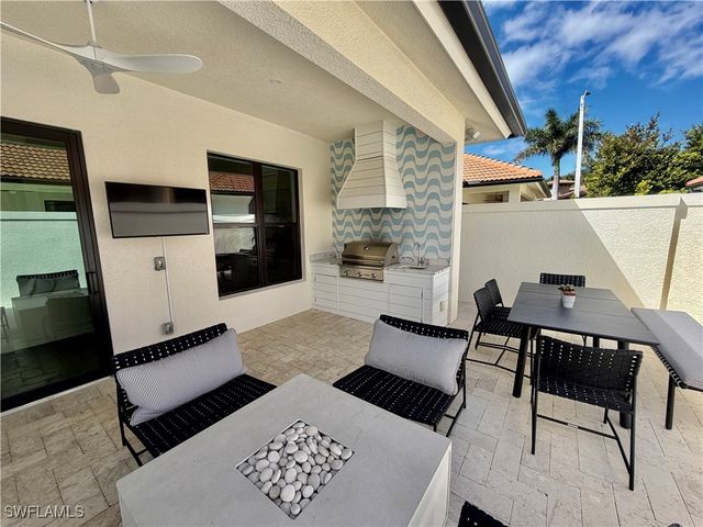 7930 Cordoba PL, Naples, FL 34113