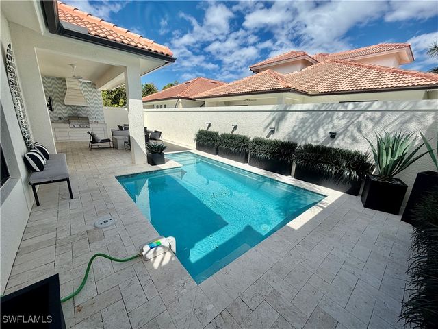 7930 Cordoba PL, Naples, FL 34113