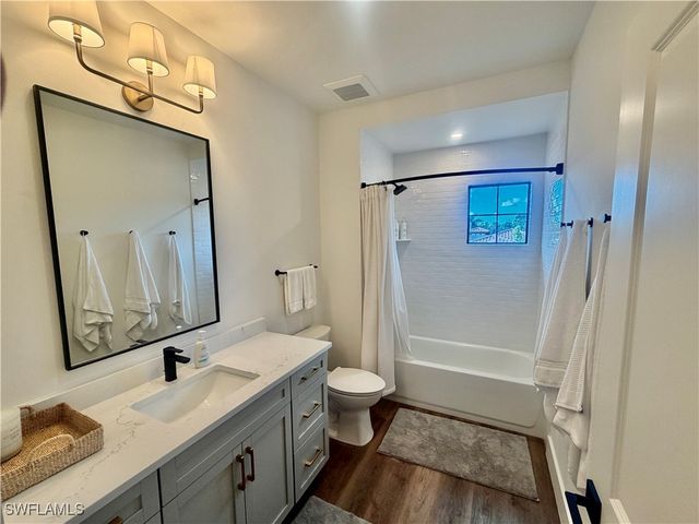 7930 Cordoba PL, Naples, FL 34113