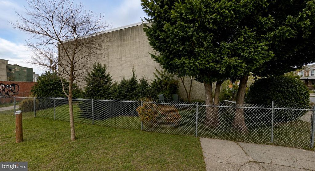 614 W ALLEGHENY AVE, PHILADELPHIA, PA 19133 — photo 2