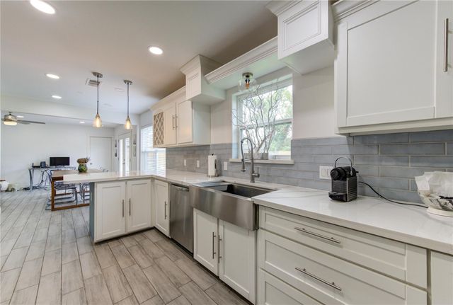 7602 Hammerly Boulevard, Houston, TX 77055