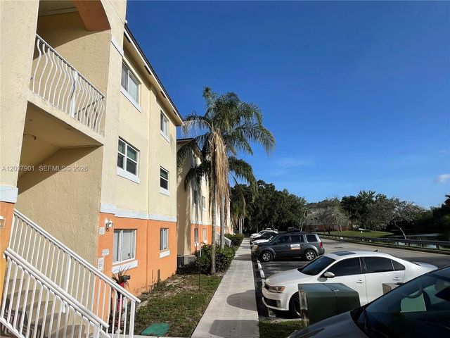 3690 N 56th Avenue 904, Hollywood, FL 33021