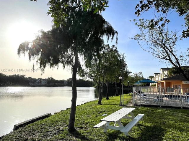 3690 N 56th Avenue 904, Hollywood, FL 33021