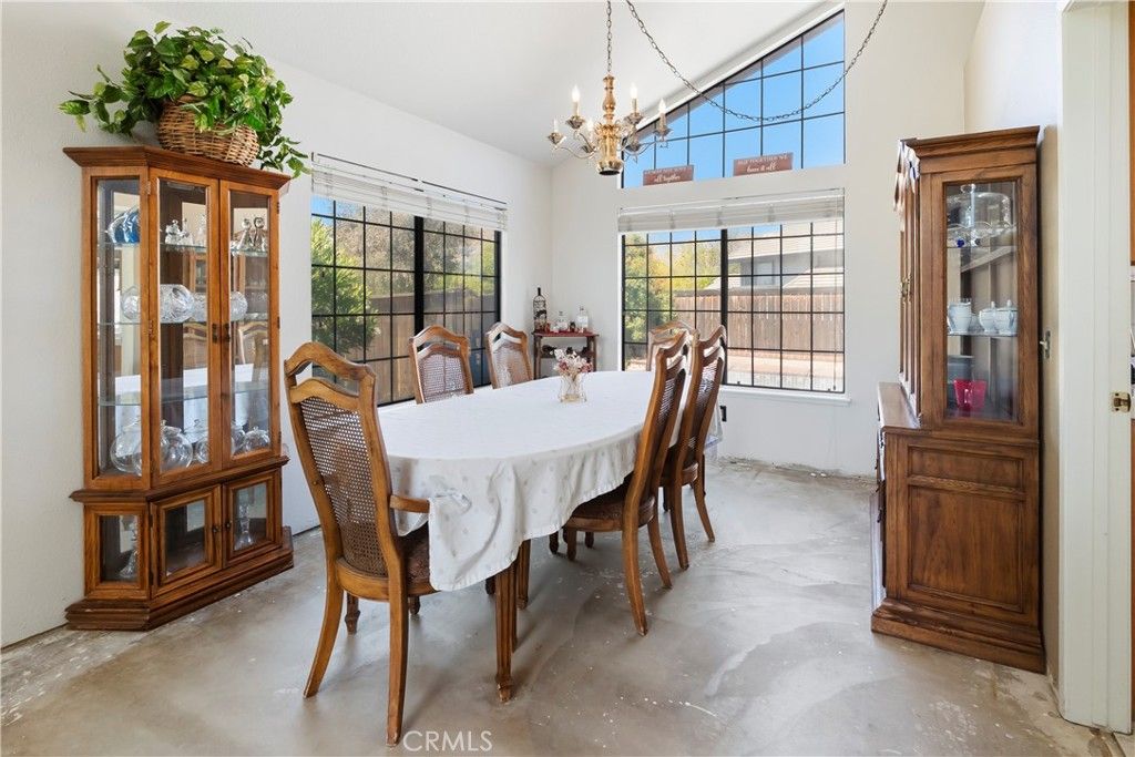 Image 11 of property listing at 10689 Mohave Court, Moreno Valley, CA 92557