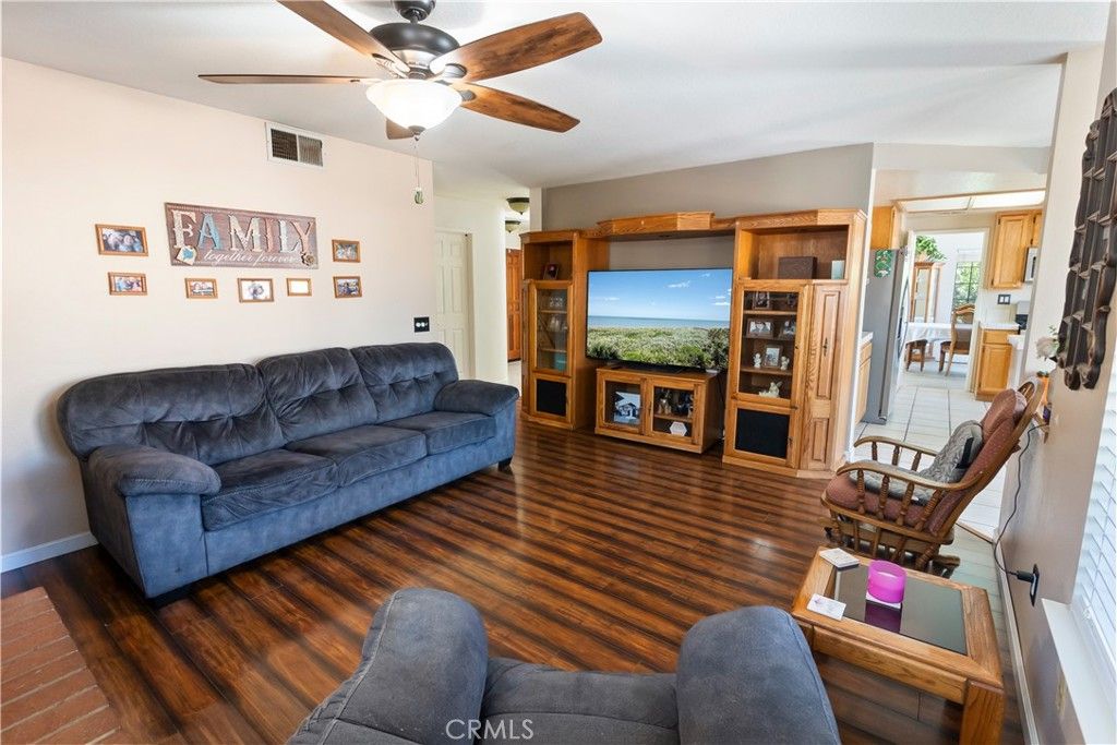 Image 13 of property listing at 10689 Mohave Court, Moreno Valley, CA 92557
