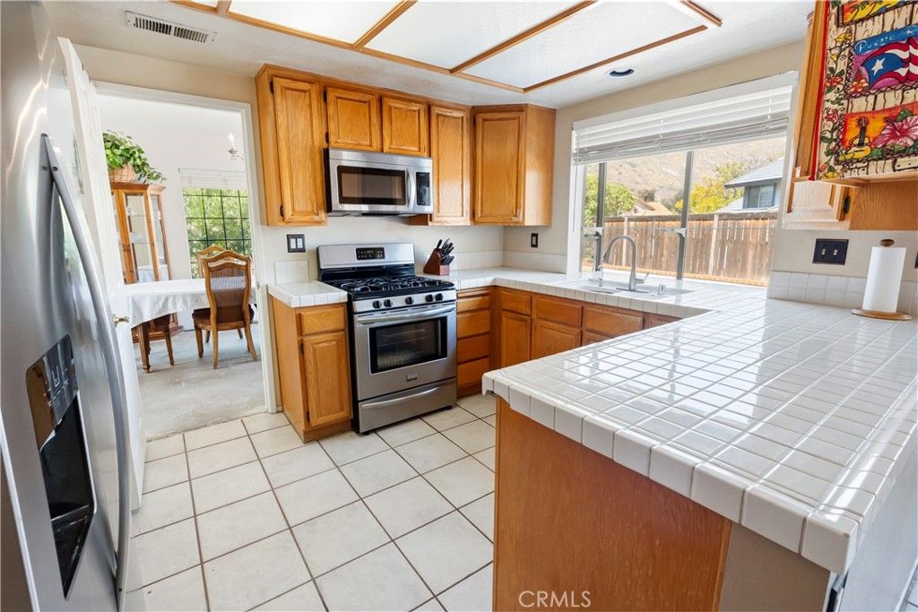 Image 17 of property listing at 10689 Mohave Court, Moreno Valley, CA 92557