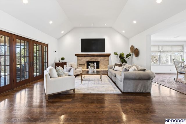 206 Fairacres Road, Omaha, NE 68132