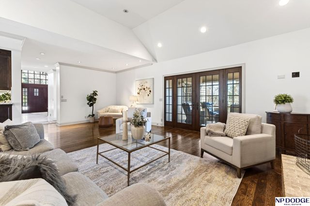 206 Fairacres Road, Omaha, NE 68132